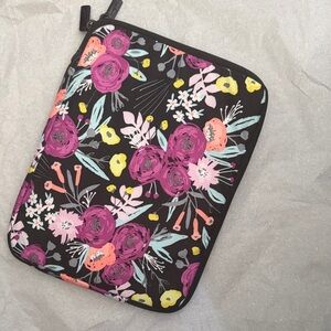 Ju-Ju-Be Floral Tablet Sleeve Black & Bloom